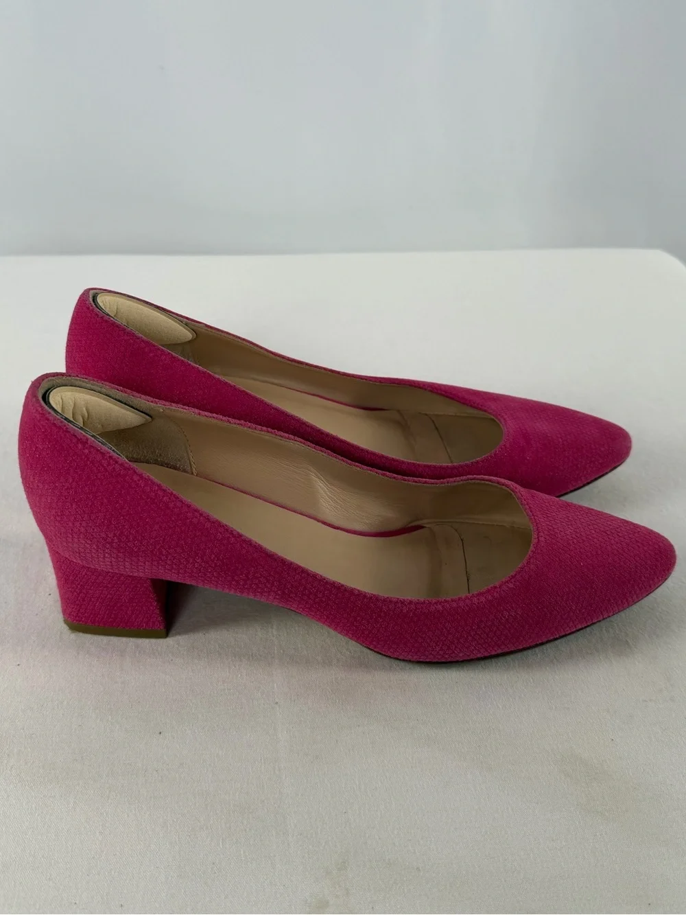 Aquatalia Embossed Suede Pointed Toe Block Heel Pumps in‎ Fuchsia Pink Size 6